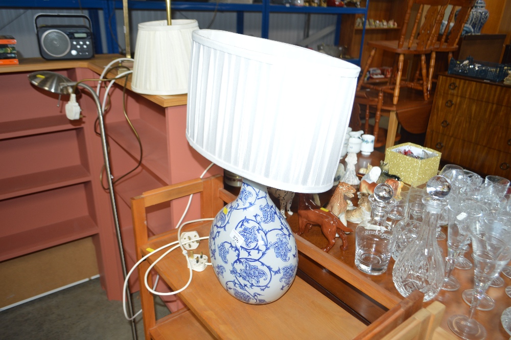 A blue and white pottery table lamp