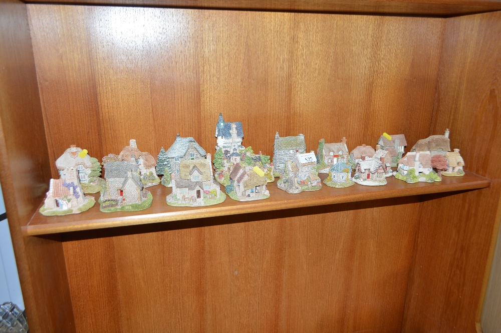 A quantity of Lilliput Lane model cottages etc