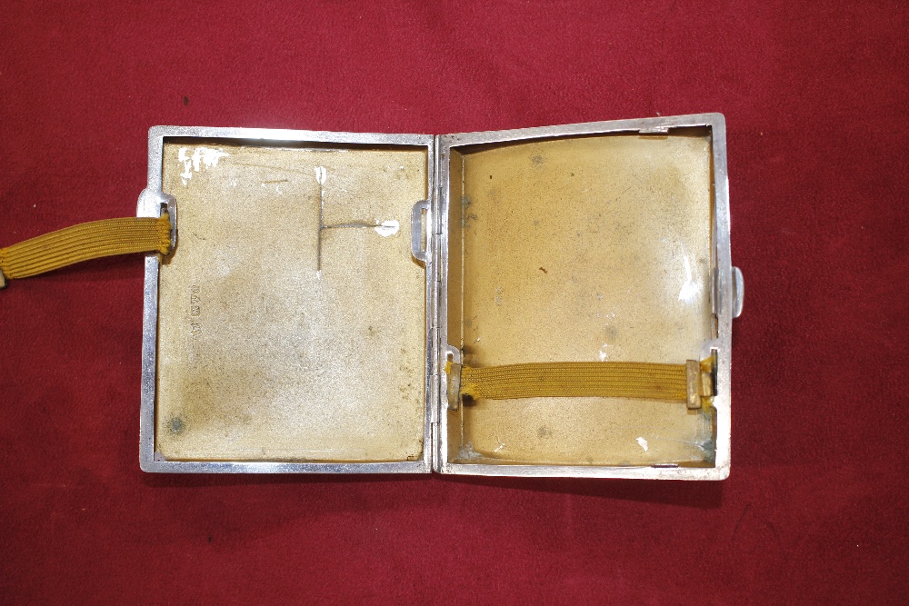 A silver cigarette case Chester 1926, the lid with - Image 2 of 5