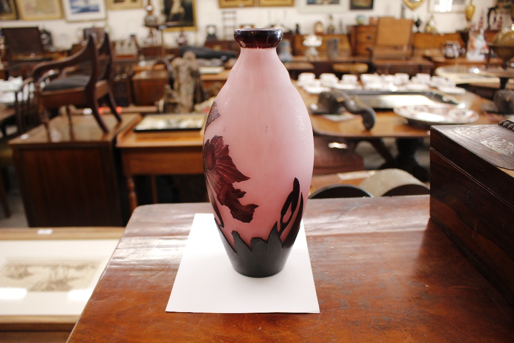 A De Latte Nancy cameo glass baluster vase, with relief etched floral decoration on a mauve tinted - Image 6 of 18