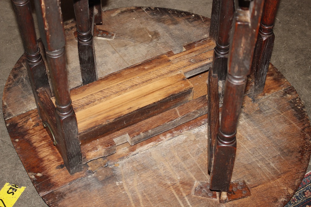 An 18th Century oak gate leg table, raised on turned supports terminating in Braganza type feet, - Image 20 of 23