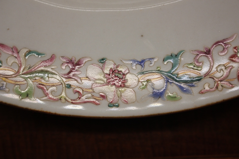 An 18th Century Chinese famille rose dish, with fighting cock decoration, 35cm dia. - Image 12 of 20