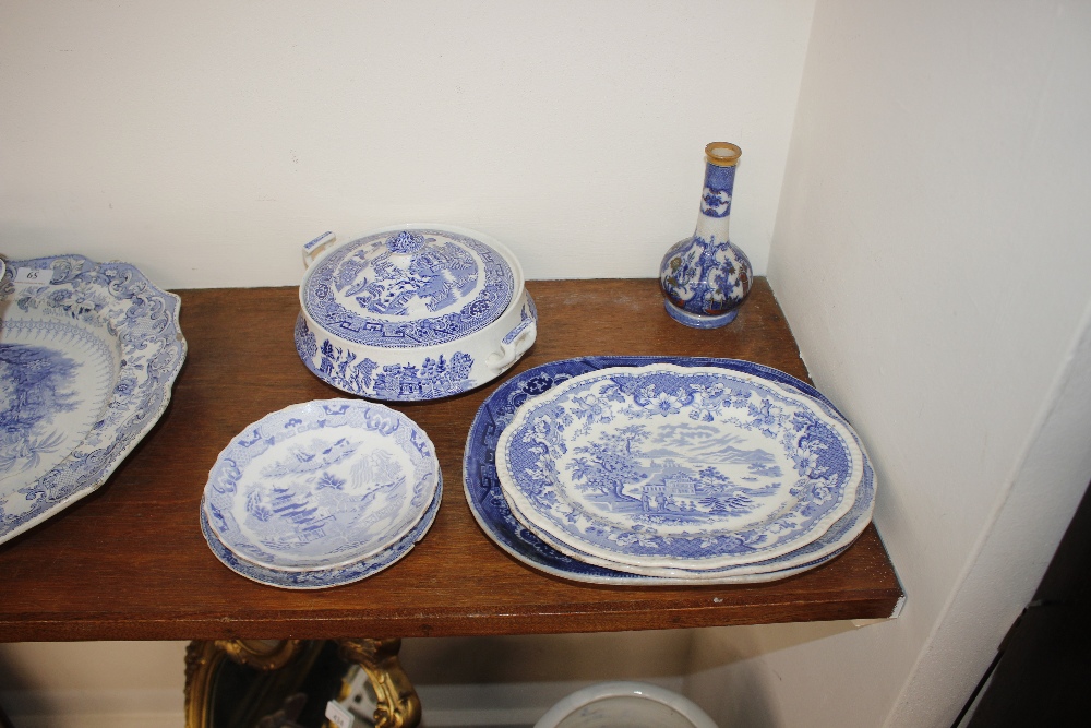 A 19th Century Copeland & Garrett late Spode pedestal fruit bowl, decorated the "Warwick Vase" - Image 2 of 7