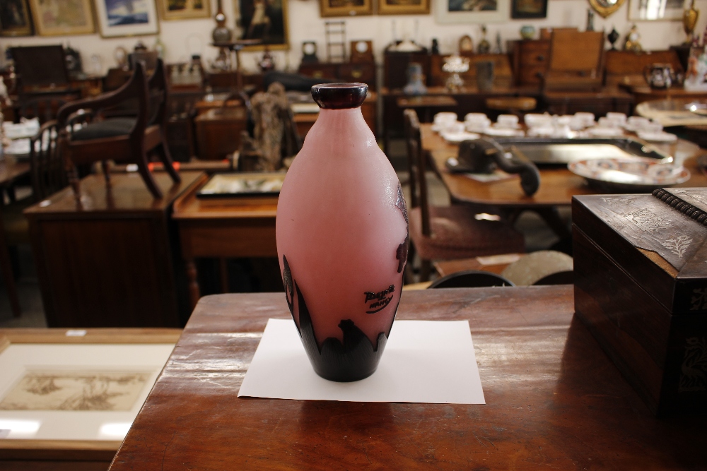 A De Latte Nancy cameo glass baluster vase, with relief etched floral decoration on a mauve tinted - Image 7 of 18