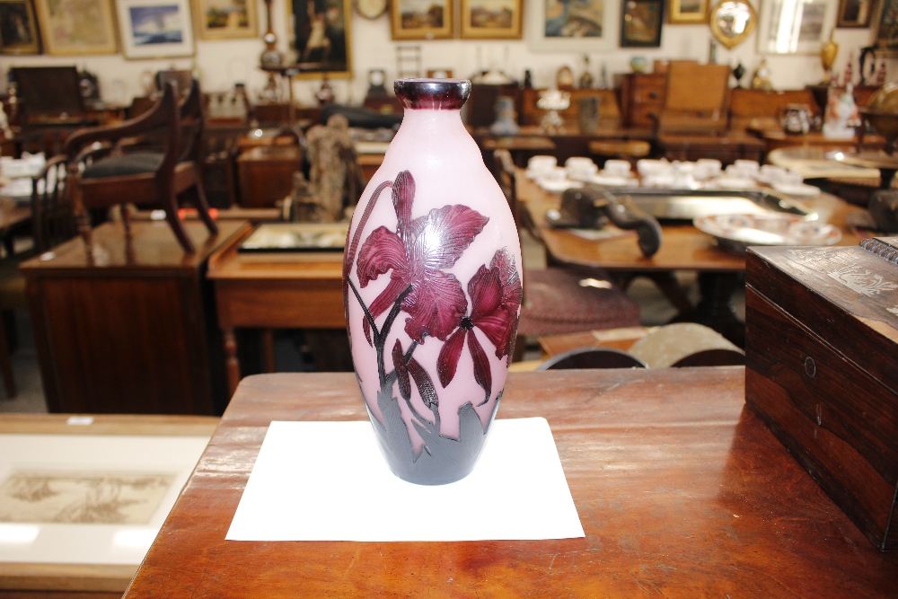 A De Latte Nancy cameo glass baluster vase, with relief etched floral decoration on a mauve tinted - Image 4 of 18