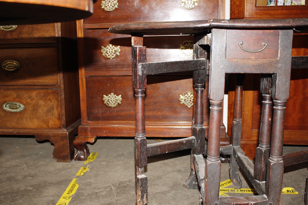 An 18th Century oak gate leg table, raised on turned supports terminating in Braganza type feet, - Image 12 of 23