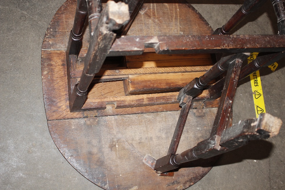 An 18th Century oak gate leg table, raised on turned supports terminating in Braganza type feet, - Image 23 of 23