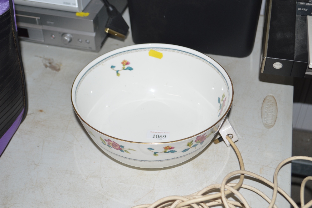 A Wedgwood "Chinese Flowers" patterned bowl