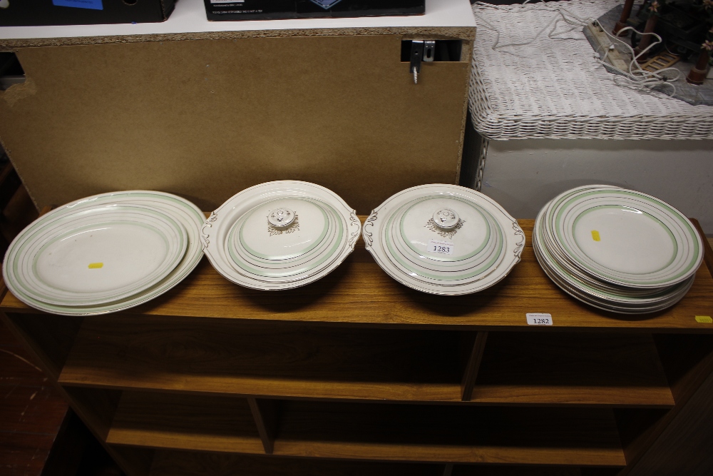 A quantity of Falconware dinnerware