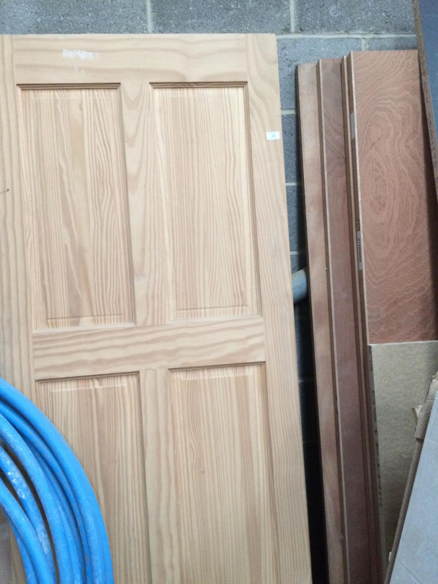 7 x assorted wooden doors (location Brad