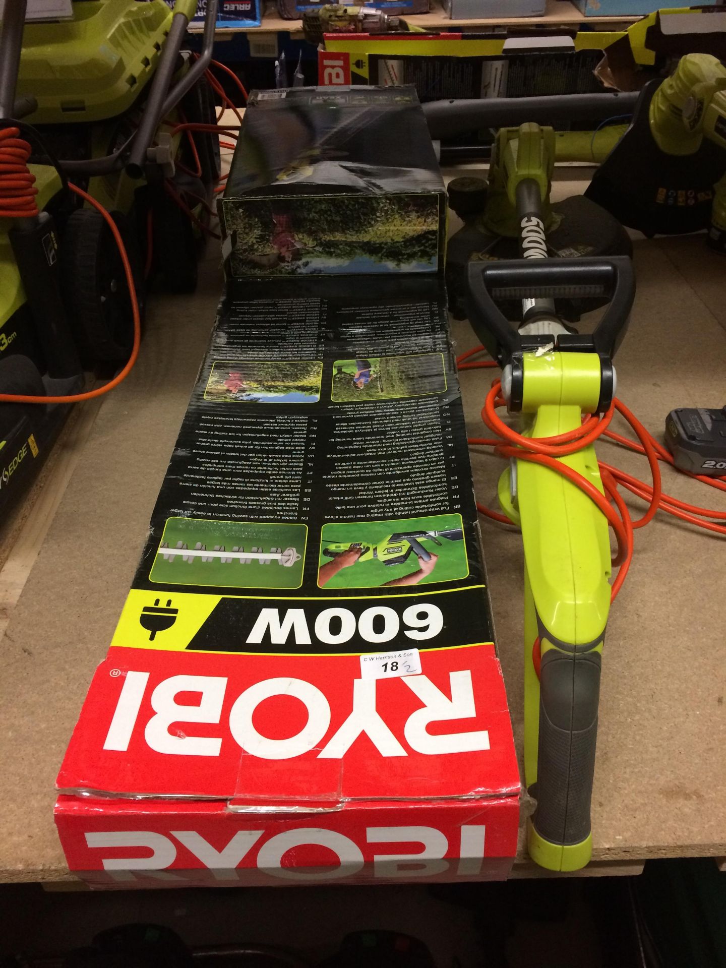 2 x items - Ryobi 500w easy edge strimmer and a Ryobi 600w electric hedge trimmer - non runners,