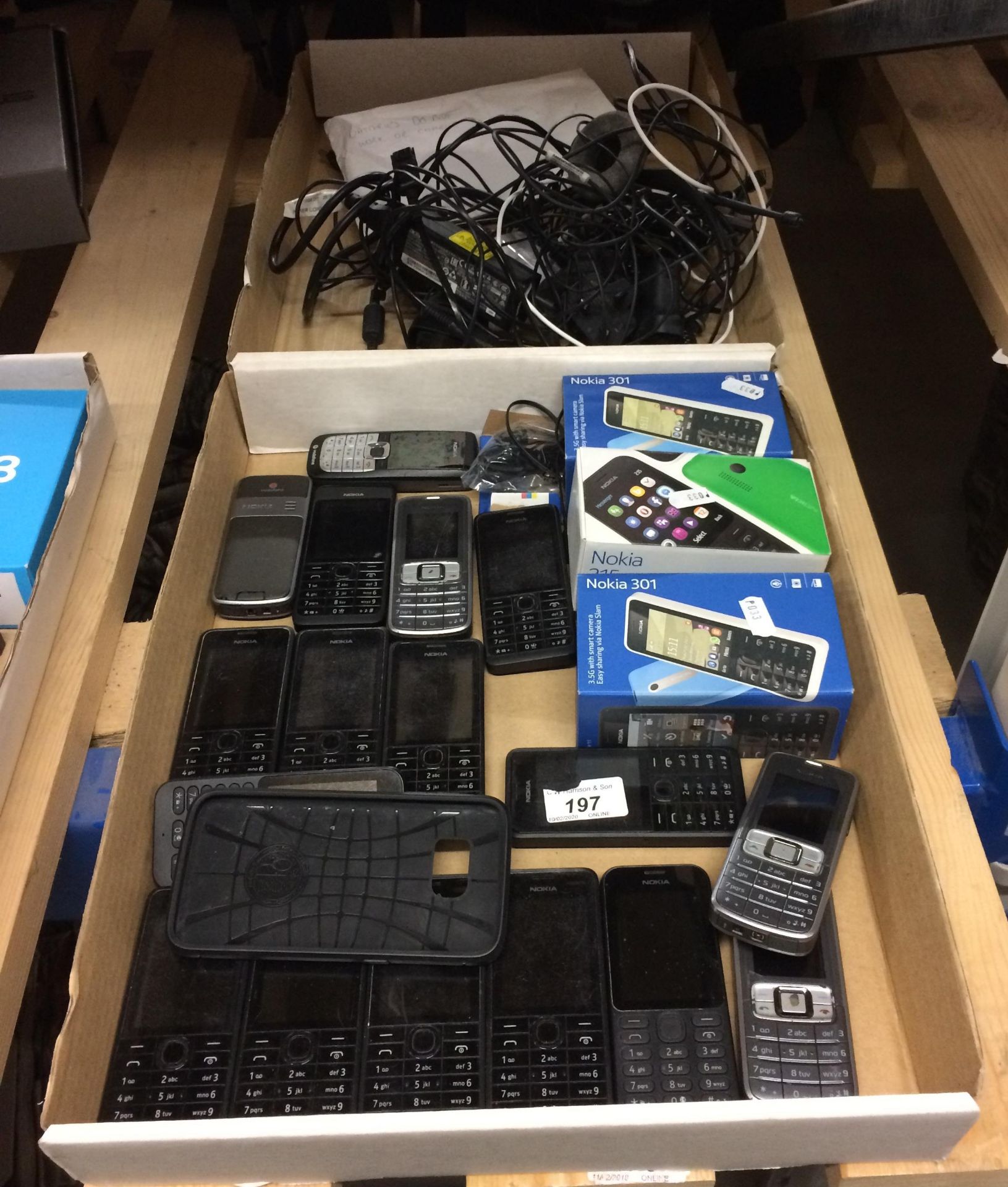 21 x assorted mobile phones by Nokia - some with chargers