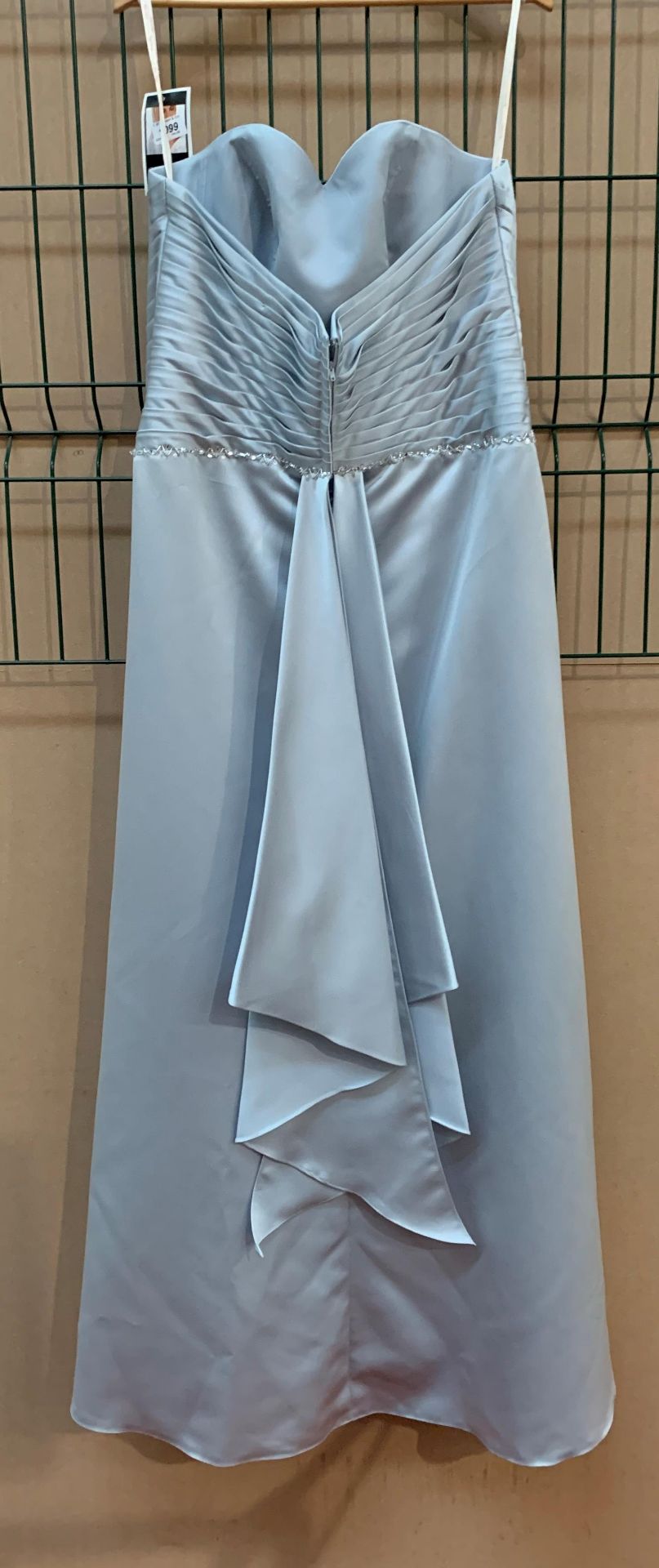 A bridesmaid/prom dress by Linzi Jay, mo - Image 2 of 2