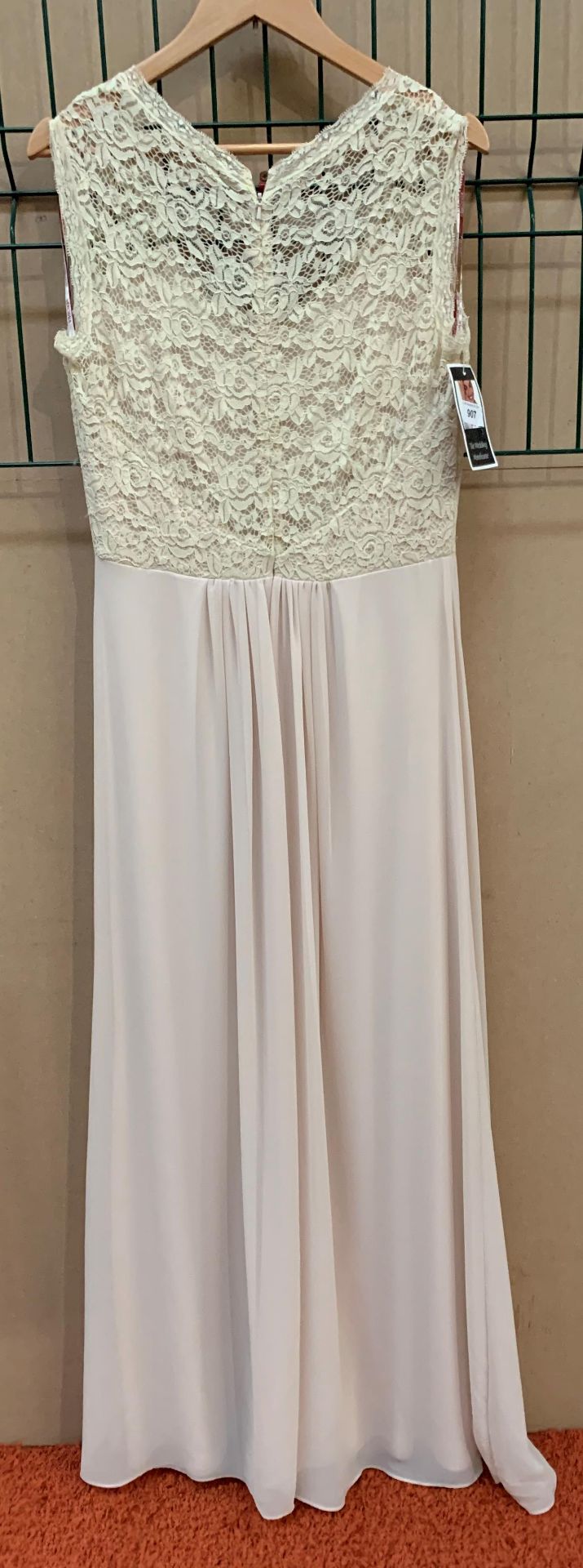 A bridesmaid/prom dress by Veromia, VWB7 - Image 2 of 2