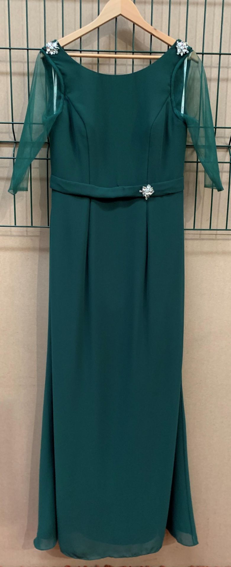 A bridesmaid/prom dress by Linzi Jay, EN