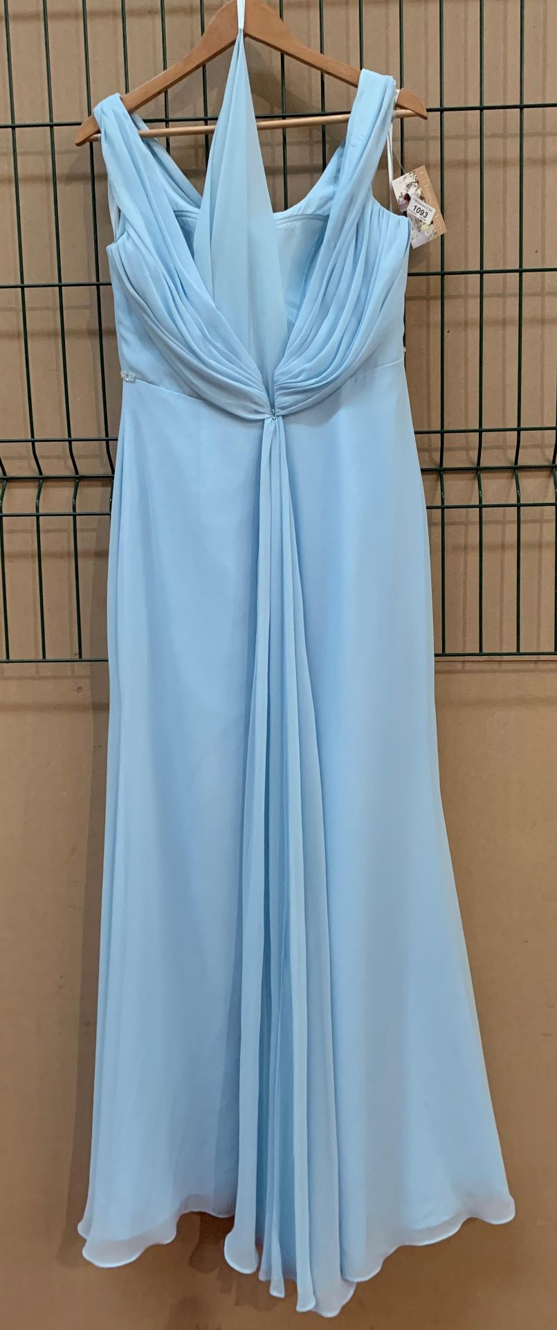 A bridesmaid/prom dress by Serenade, Mar - Image 2 of 2