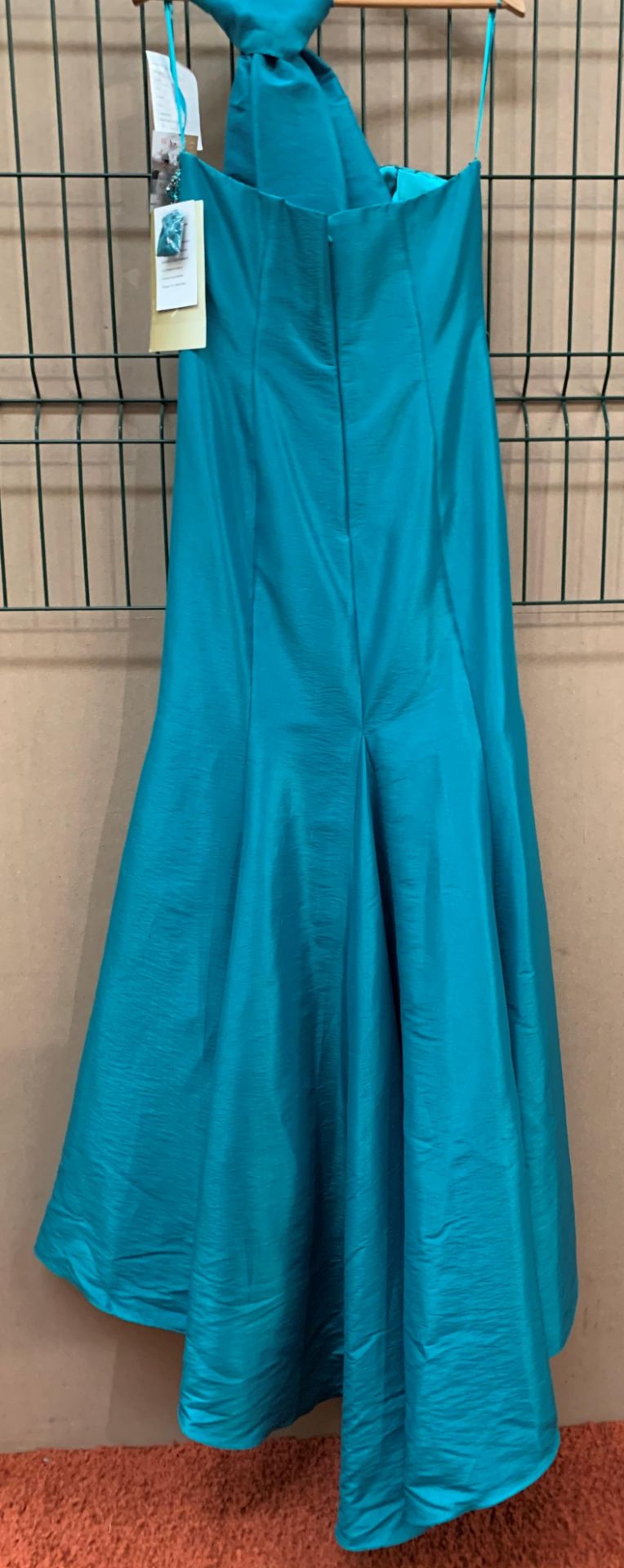 A bridesmaid/prom dress and stole by Man - Image 2 of 2
