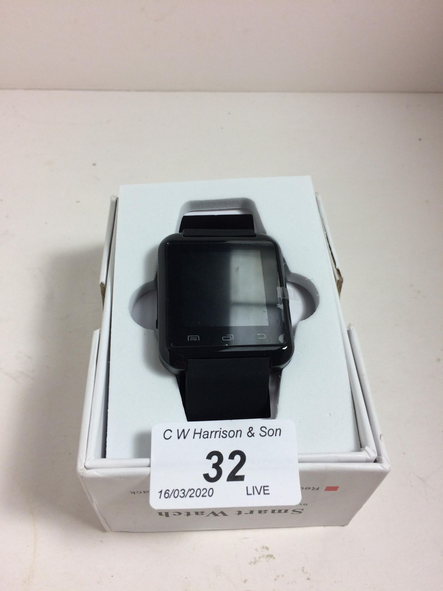 Touch screen smart watch in black (please note - this lot is subject to VAT)