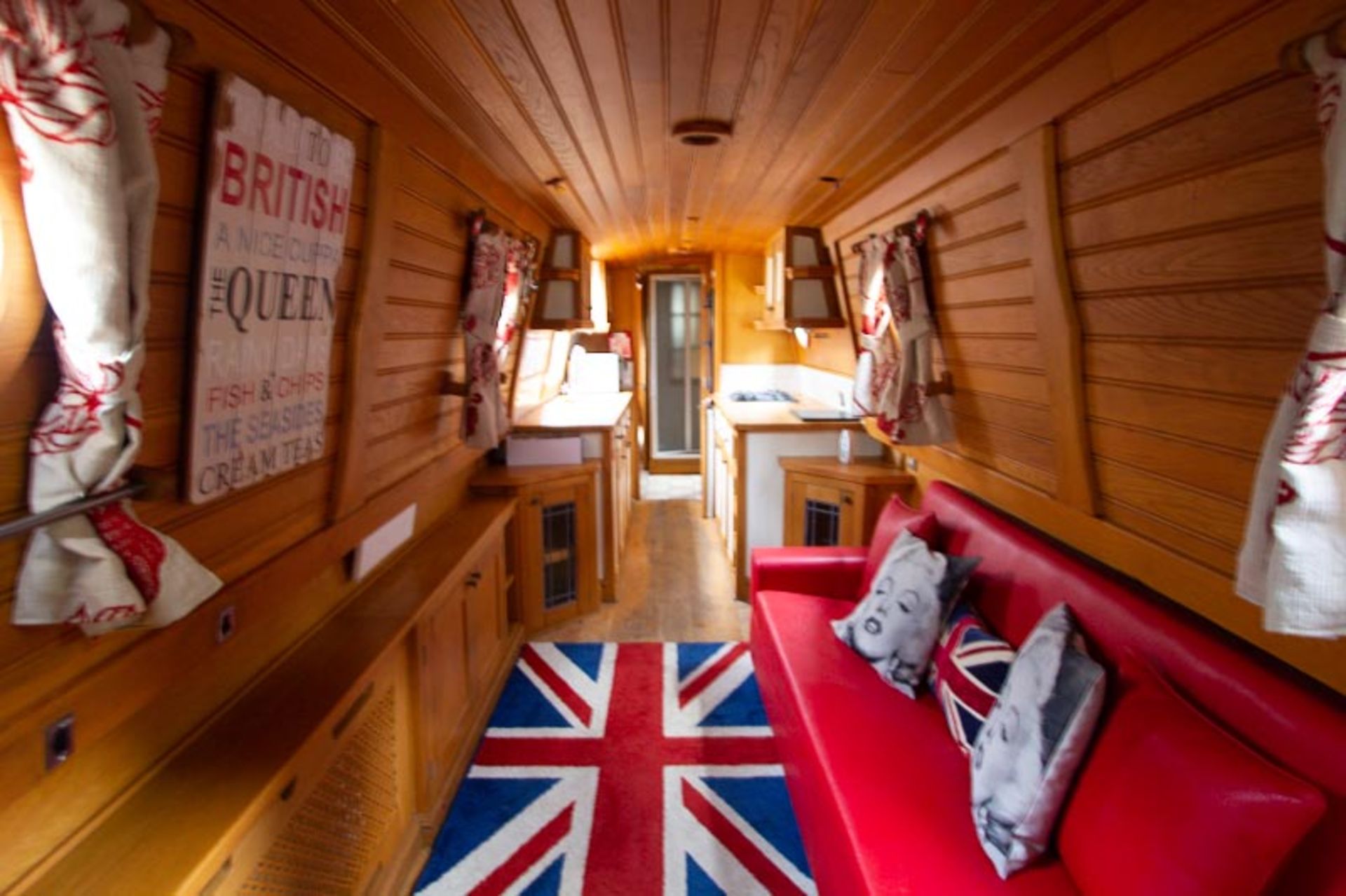 NARROWBOAT - SOLD ON BEHALF OF A HIGH COURT ENFORCEMENT OFFICER. - Image 3 of 33