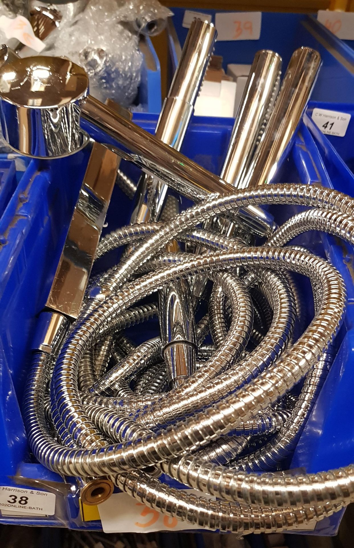 APPROX 6 MIXED MODERN SHOWER HANDSETS & HOSES - Image 2 of 2