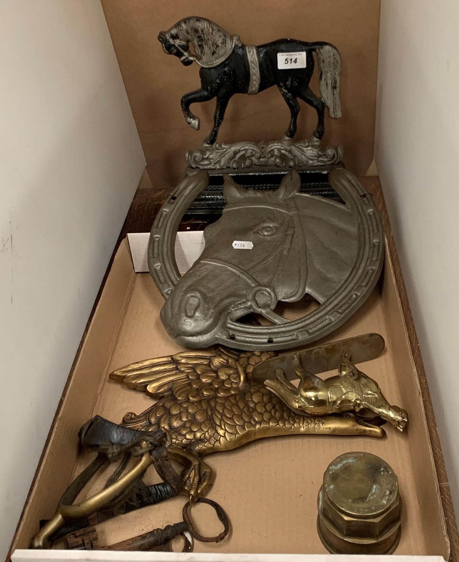 Contents to tray, metal horse hearth ornament, horses head in horse shoe wall hanging,