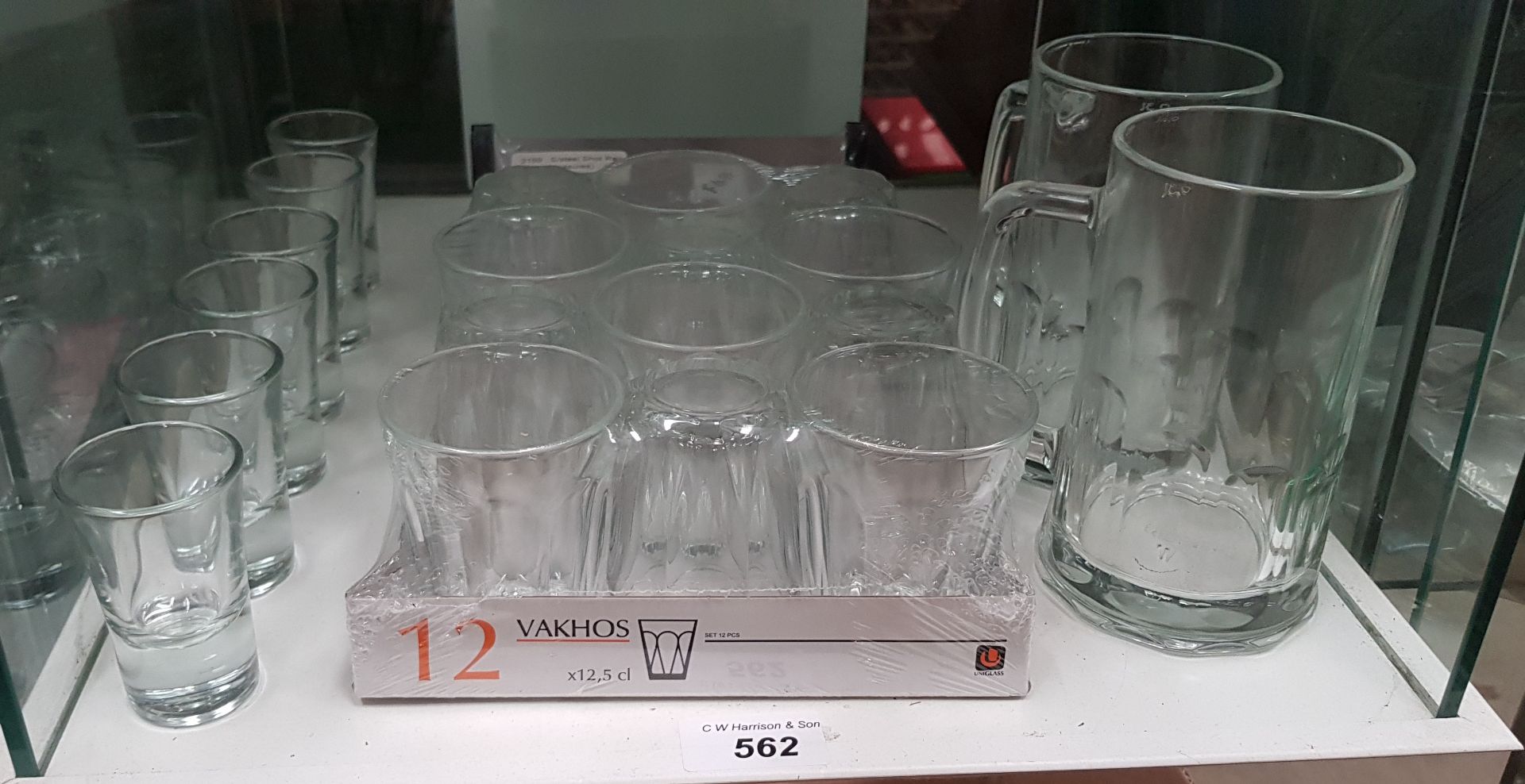 QTY OF APPROX 20 SHOT GLASSES & STAINLESS STEEL SHOT RAIL