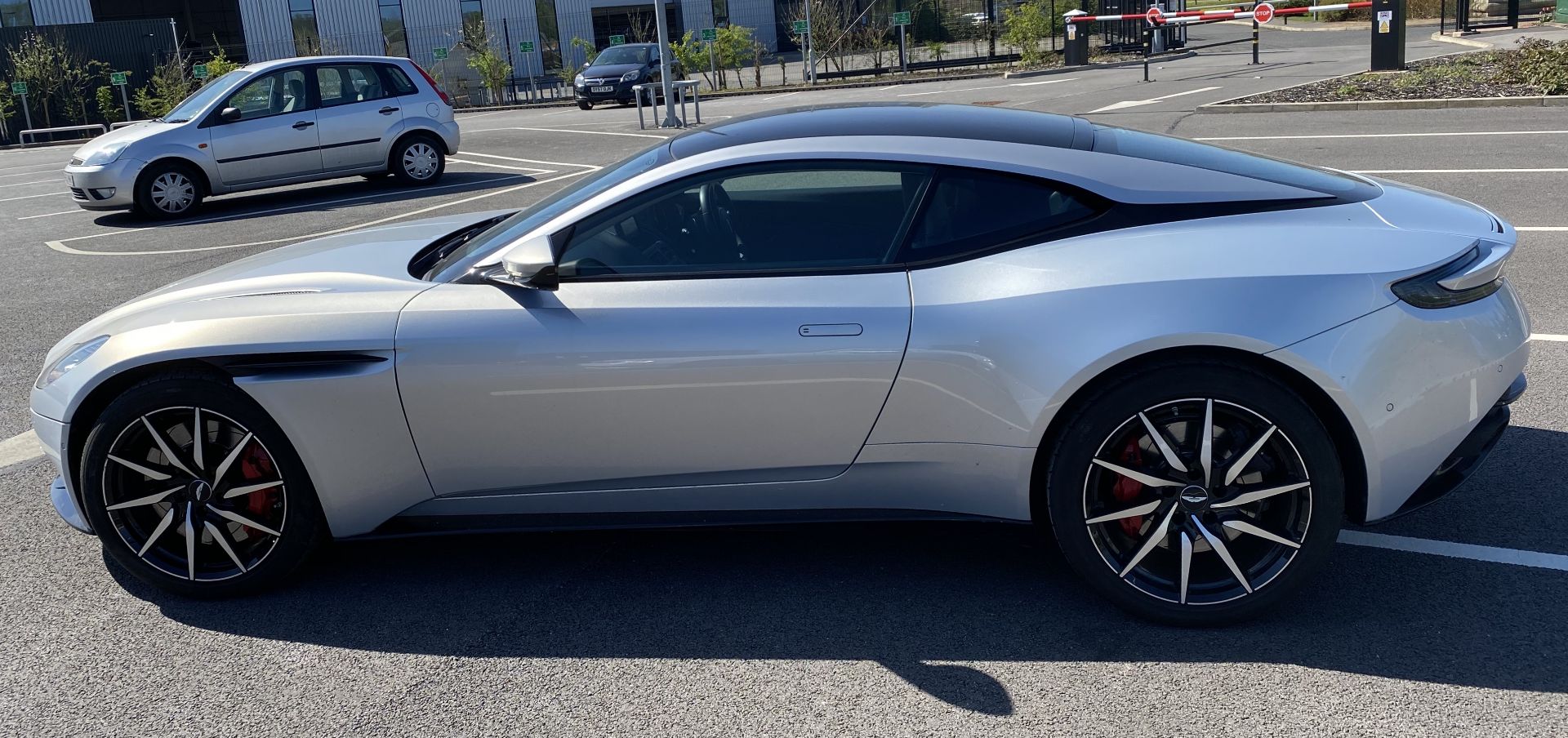 ASTON MARTIN DB11 V8 AUTOMATIC (3982cc) COUPE - 8 speed automatic - petrol - silver - dark - Image 34 of 68