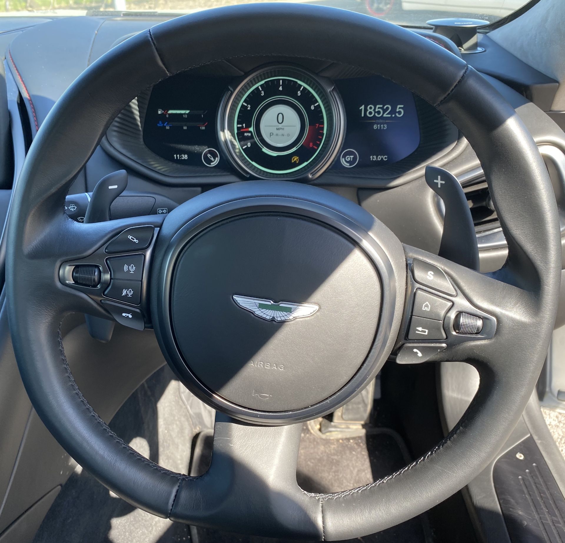 ASTON MARTIN DB11 V8 AUTOMATIC (3982cc) COUPE - 8 speed automatic - petrol - silver - dark - Image 59 of 68