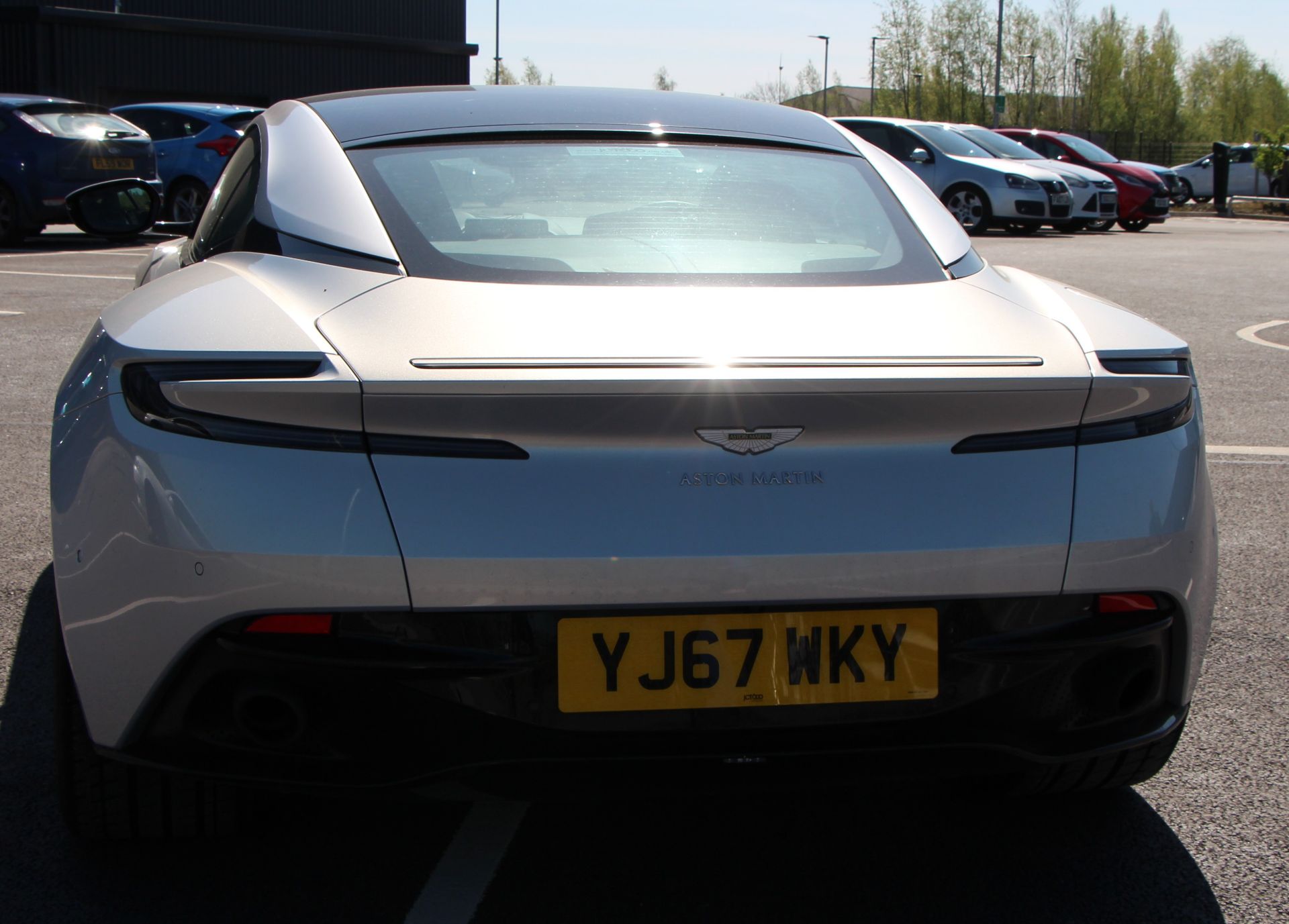 ASTON MARTIN DB11 V8 AUTOMATIC (3982cc) COUPE - 8 speed automatic - petrol - silver - dark - Image 33 of 68