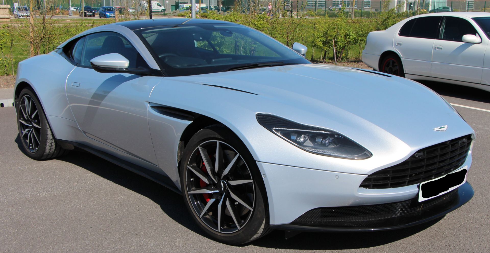 ASTON MARTIN DB11 V8 AUTOMATIC (3982cc) COUPE - 8 speed automatic - petrol - silver - dark - Image 24 of 68