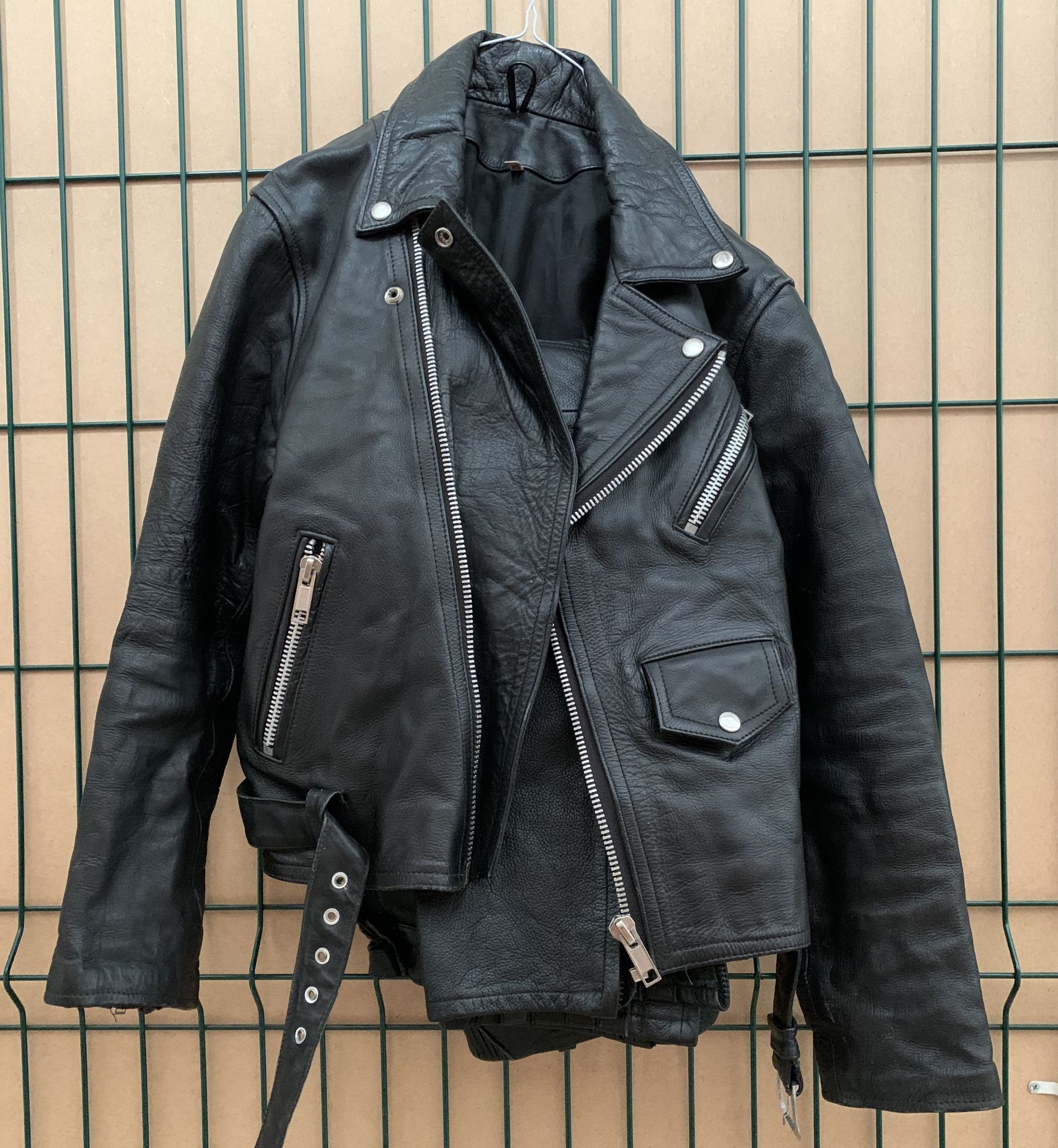Gentlemans black leather motorbike jacket size XS and a pair of Rayven black leather motorbike