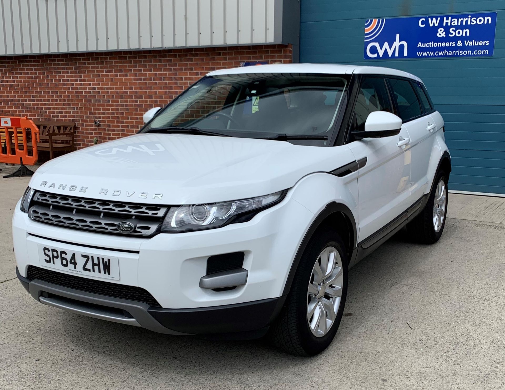 LANDROVER RANGE ROVER EVOQUE PURE S (2179CC) ESTATE - Diesel - White - 6 speed manual Reg No: SP64 - Image 3 of 25