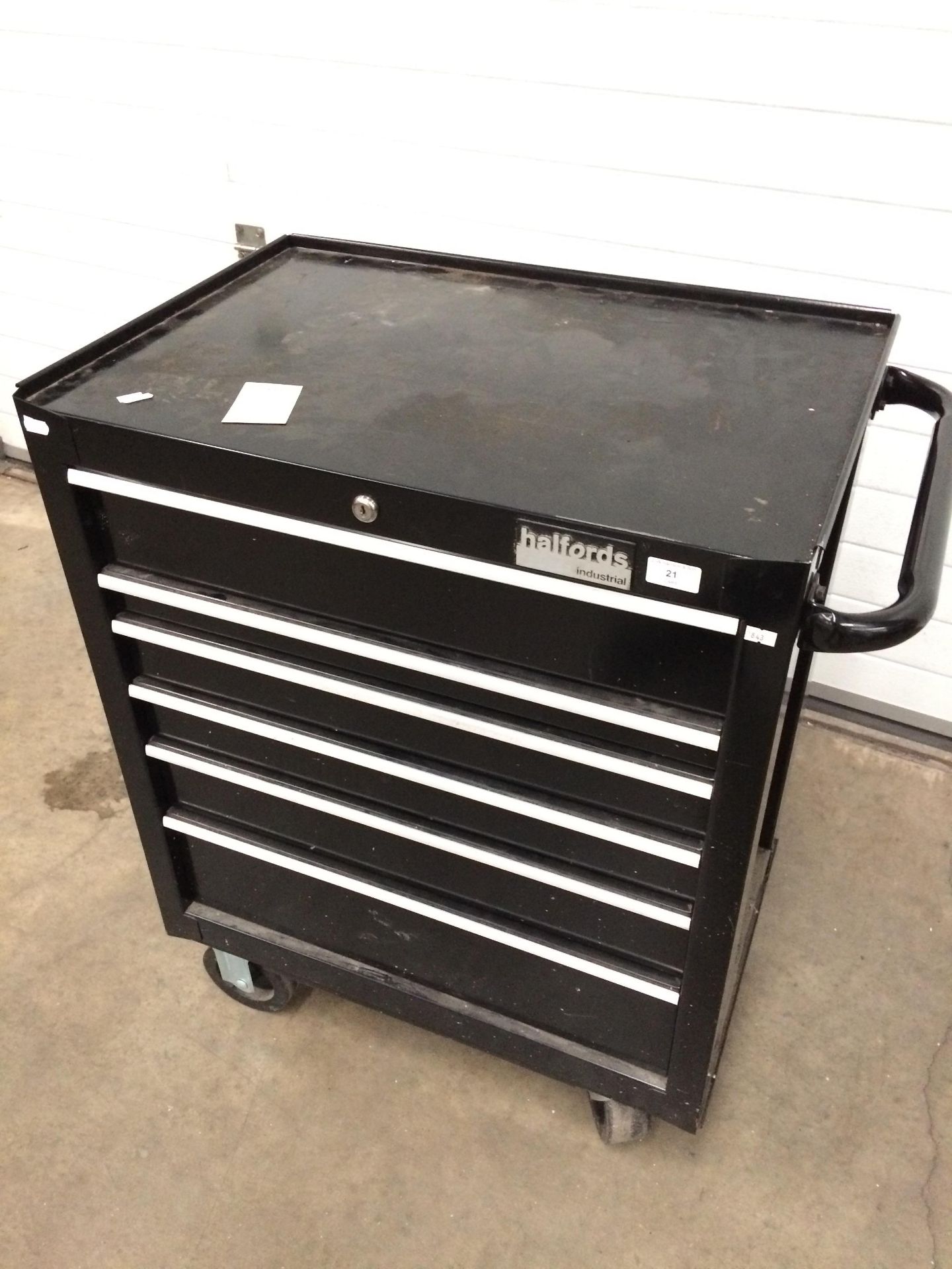 A Halfords industrial six drawer black metal mobile tool cabinet 70 x 47 x 87cm high - locked - no