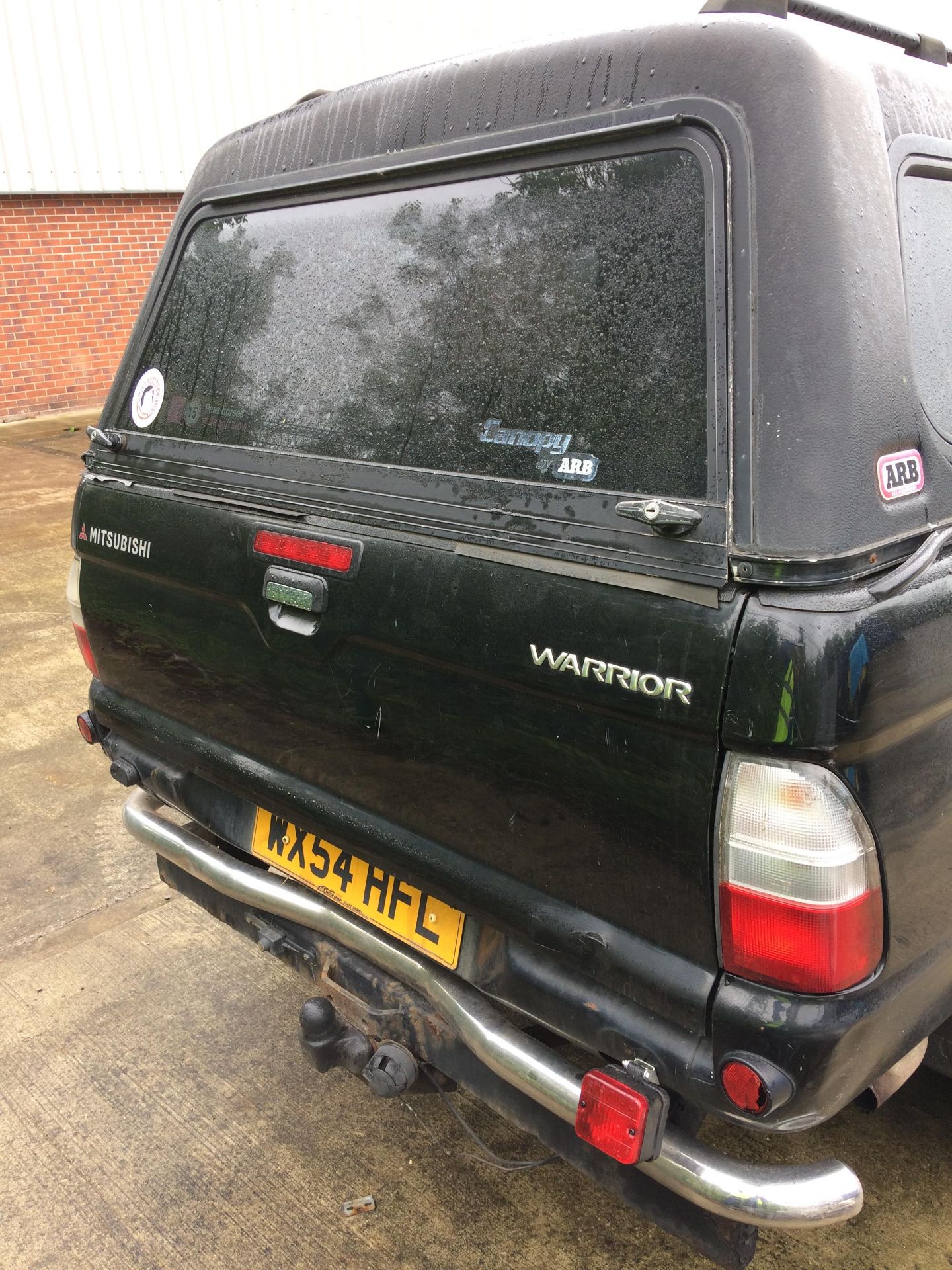 MITSUBISHI L200 WARRIOR LWB DOUBLE CAB 4x4 - diesel - black- grey leather interior - 5 speed - Image 5 of 5