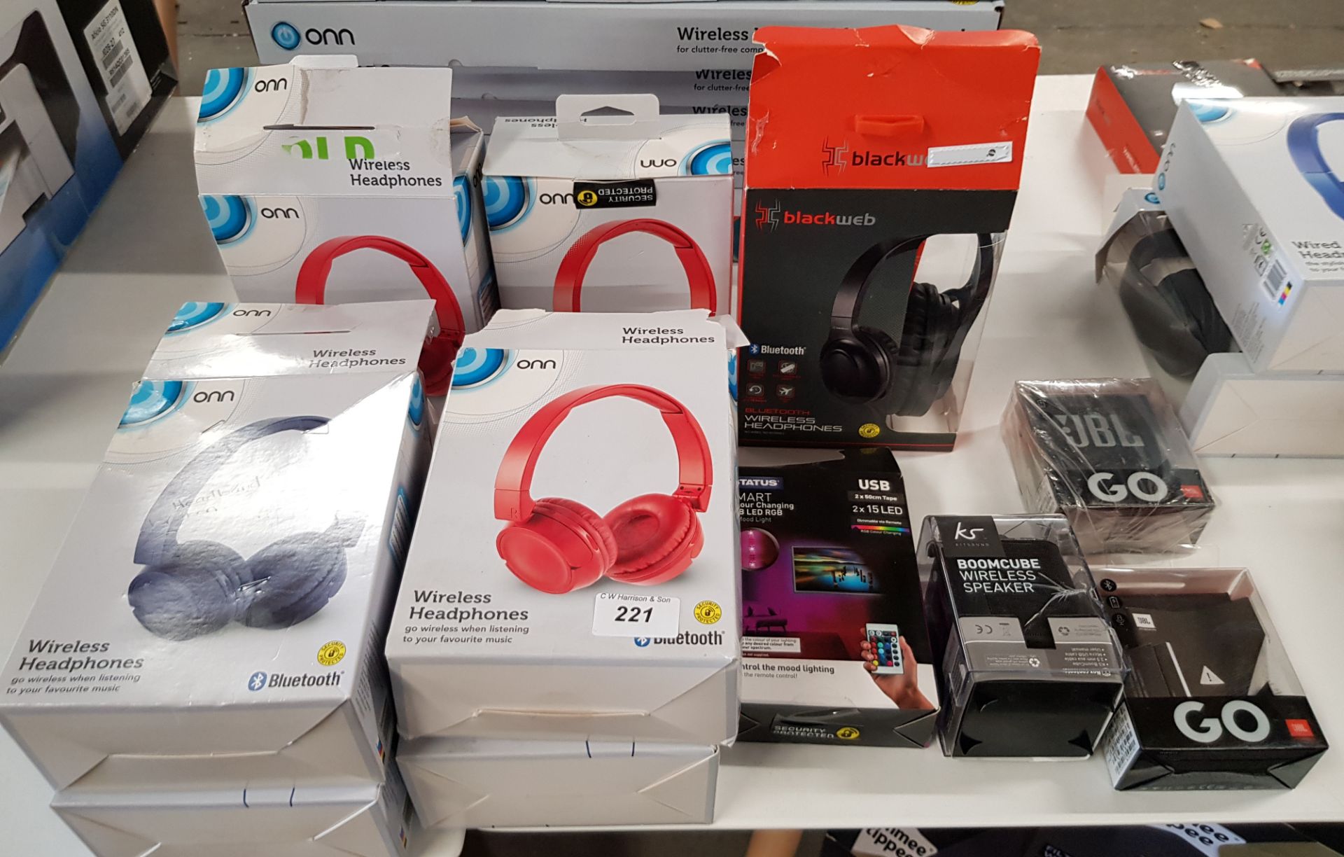 11 X ITEMS - TO INC WIRELESS HEADPHONES