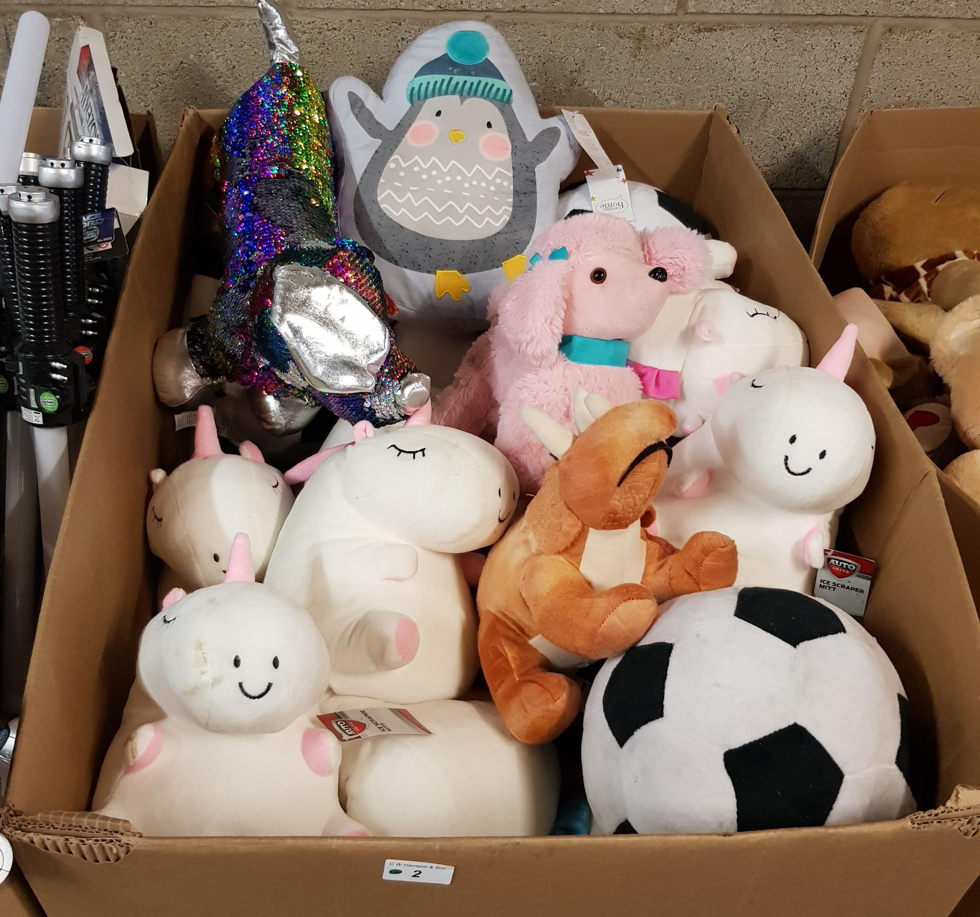 CONTENTS OF LARGE BOX - MIXED SOFT TOYS