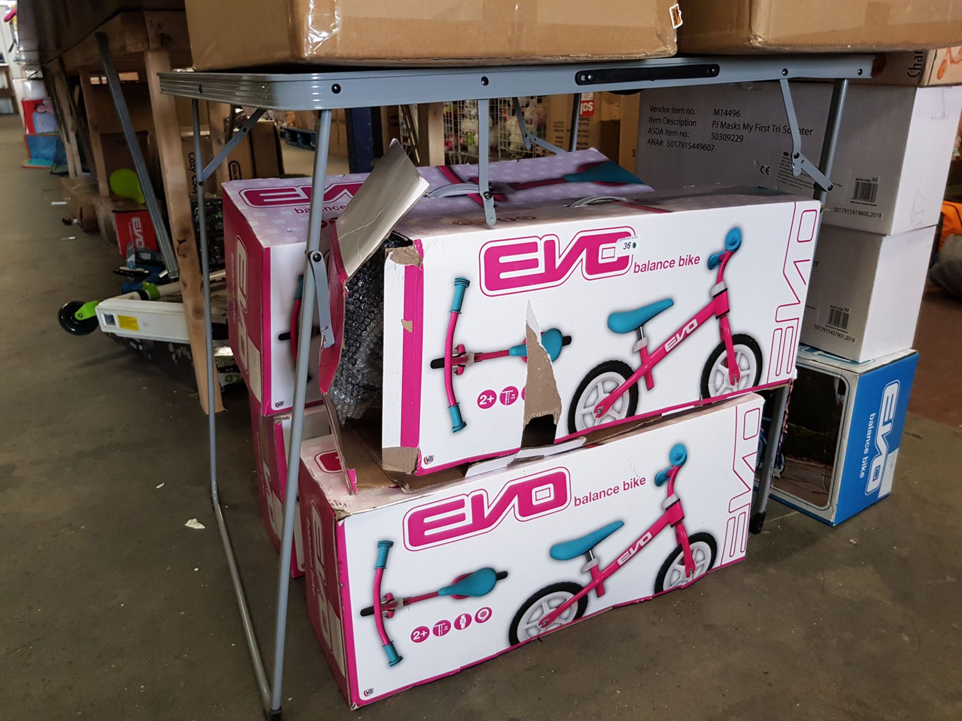 4 x EVO BALANCE BIKES