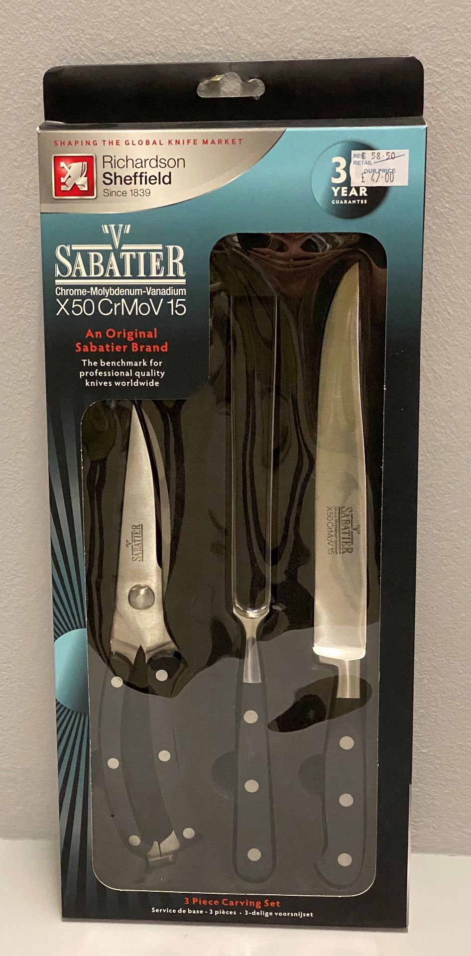 A Richardson Sheffield 'V' Sabatier X50 CrMoV 15 stainless steel 3 piece carving set RRP £58.