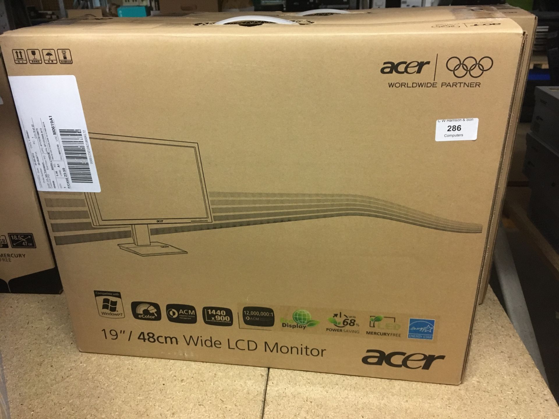 Acer 19" wide LCD monitor - boxed