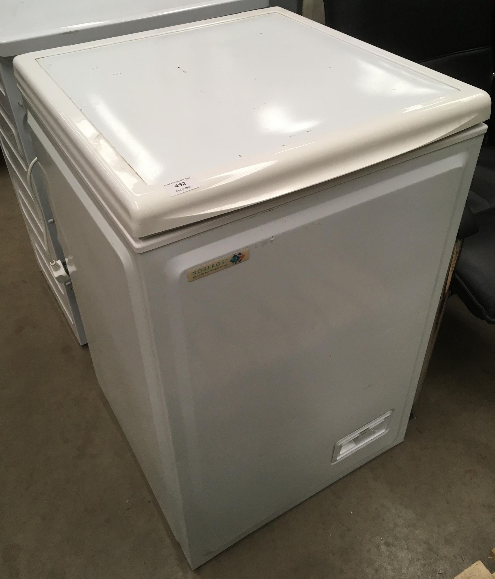 A Norfrost C4AEWC-7 lift top chest freezer