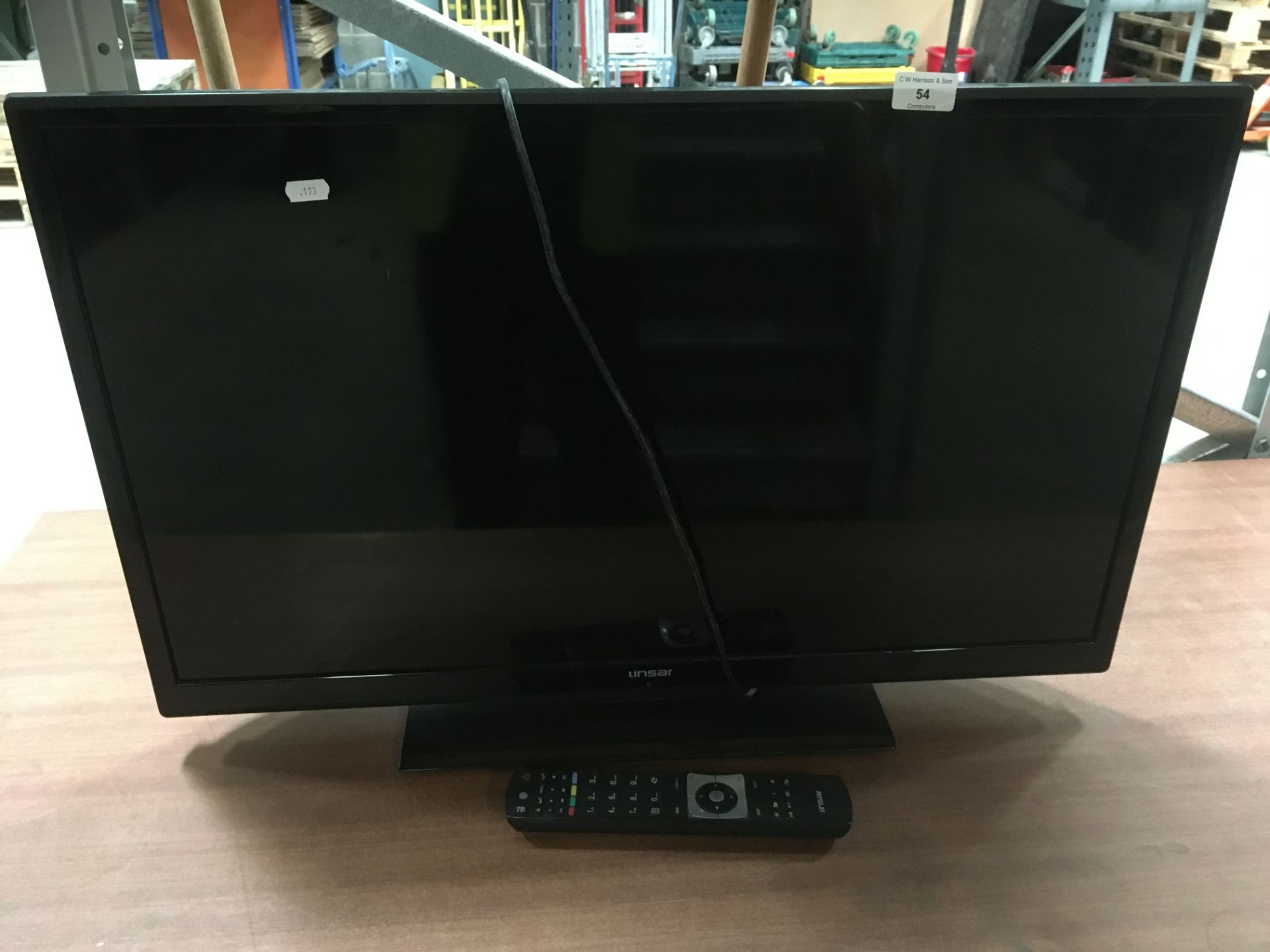 Linsar 32LED400S 32" LED TV with remote control