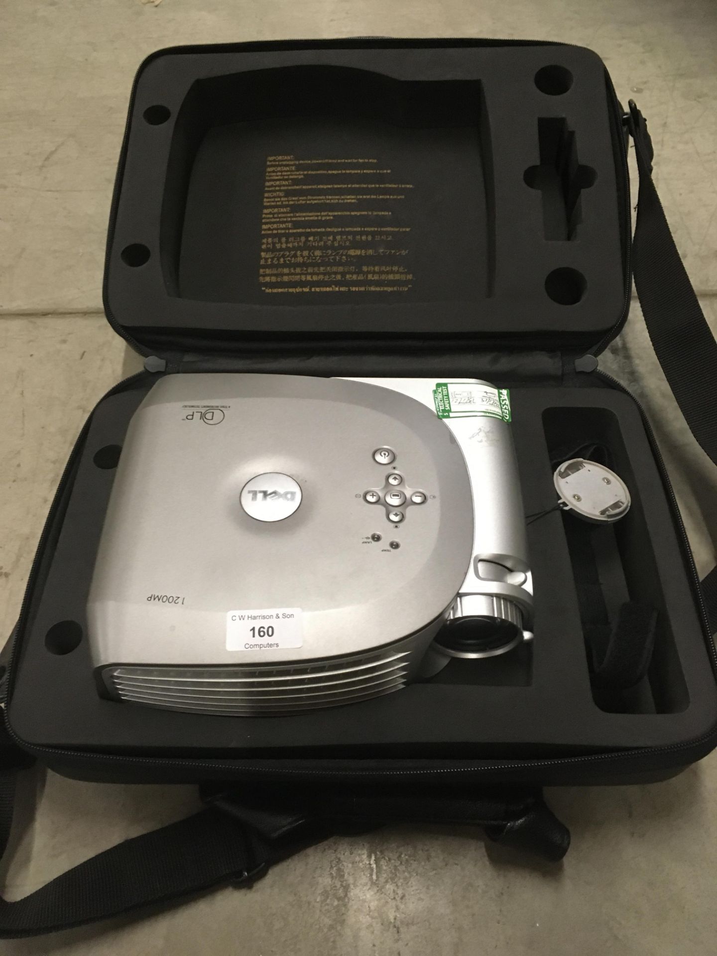 Dell 1200MP Projector with leads and travel bag