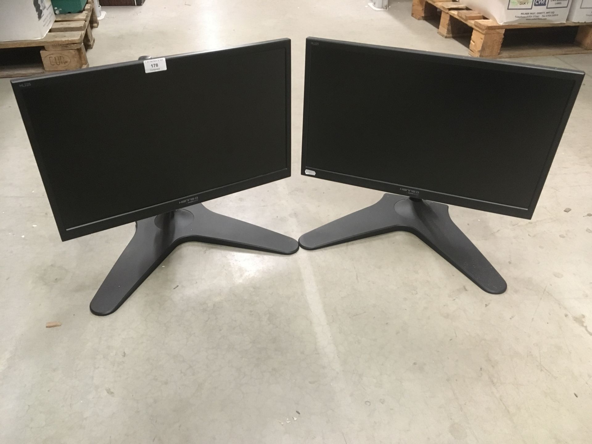 2 x Hanns G HL225 22" LCD monitors complete with stands