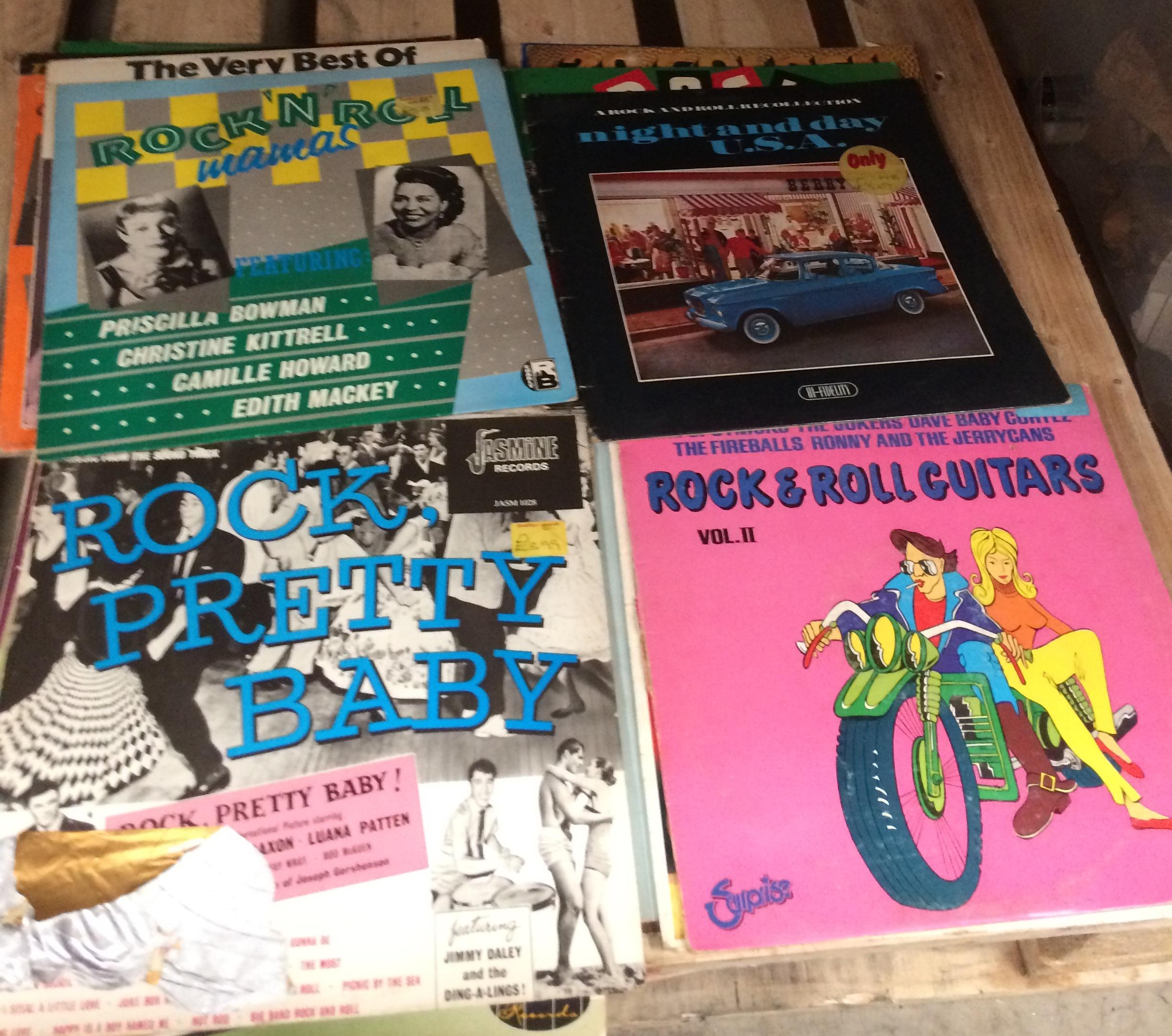 Thirty-one assorted 12" vinyl LPs, mainly easy listening, Rockabilly, Jerry Lee Lewis, etc. - Image 8 of 9