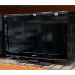 Samsung 40" TV - cracked screen - *VAT is applicable on this lot