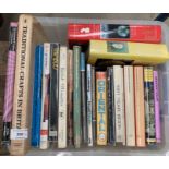 Contents to box - 21 books on collecting various antiques, John Woodwiss, British Silhouettes,