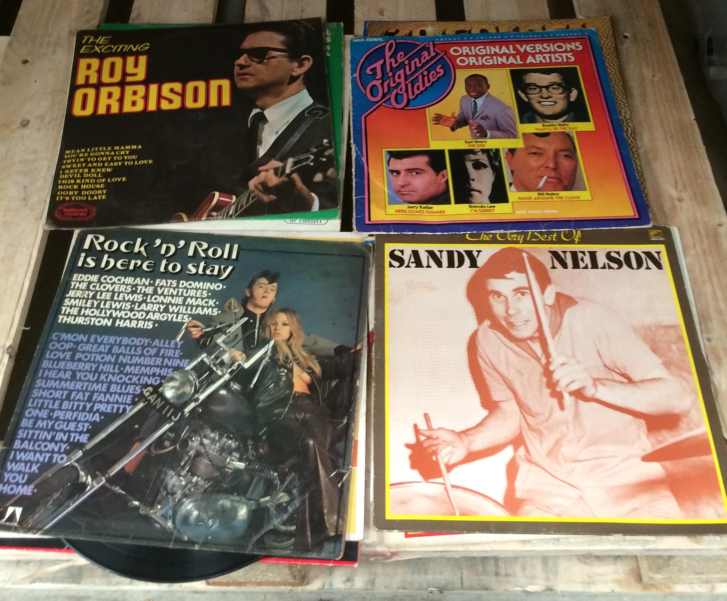 Thirty-one assorted 12" vinyl LPs, mainly easy listening, Rockabilly, Jerry Lee Lewis, etc. - Image 5 of 9