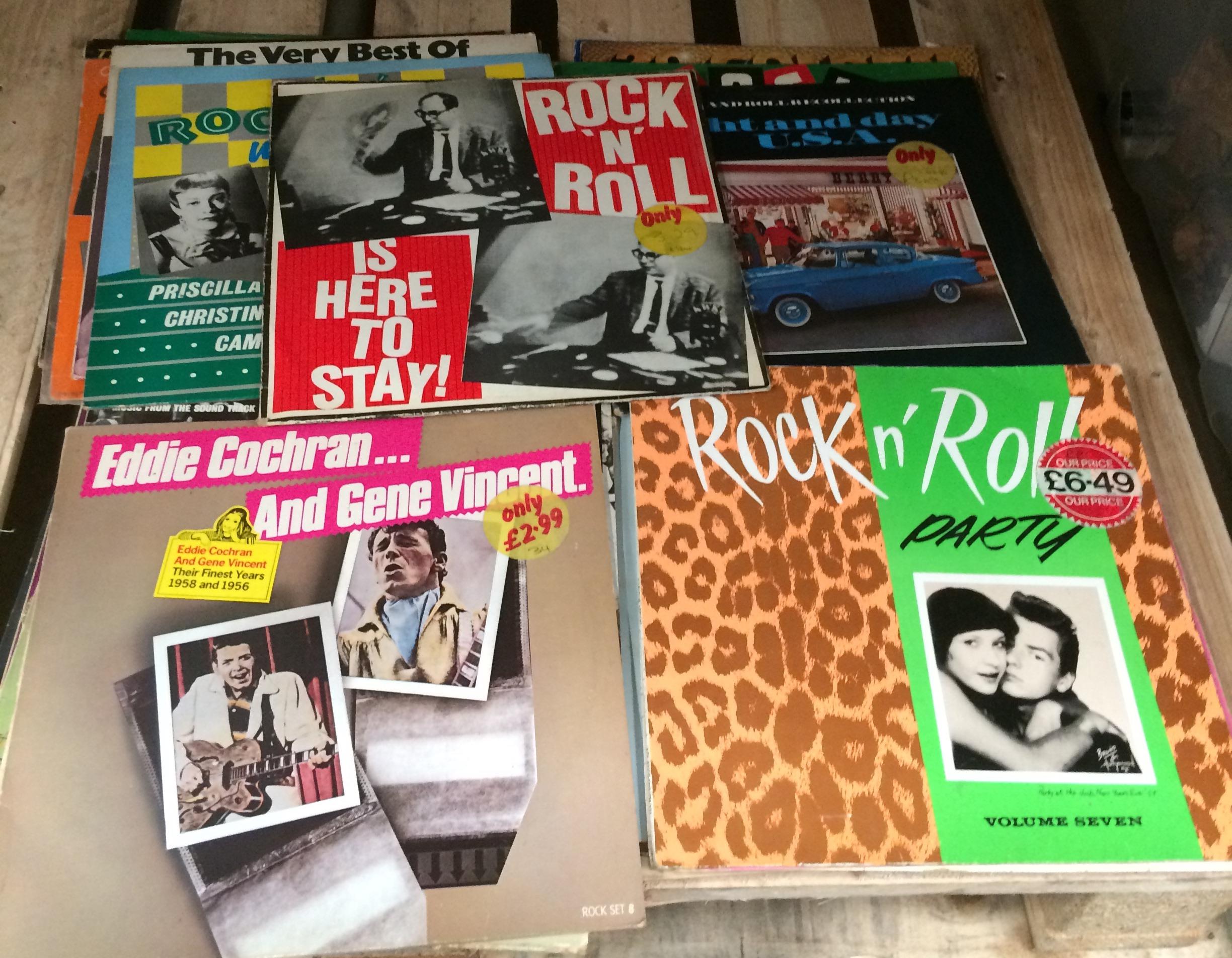 Thirty-one assorted 12" vinyl LPs, mainly easy listening, Rockabilly, Jerry Lee Lewis, etc. - Image 9 of 9