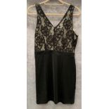 A Vero Moda ladies mini dress, black, size 14,