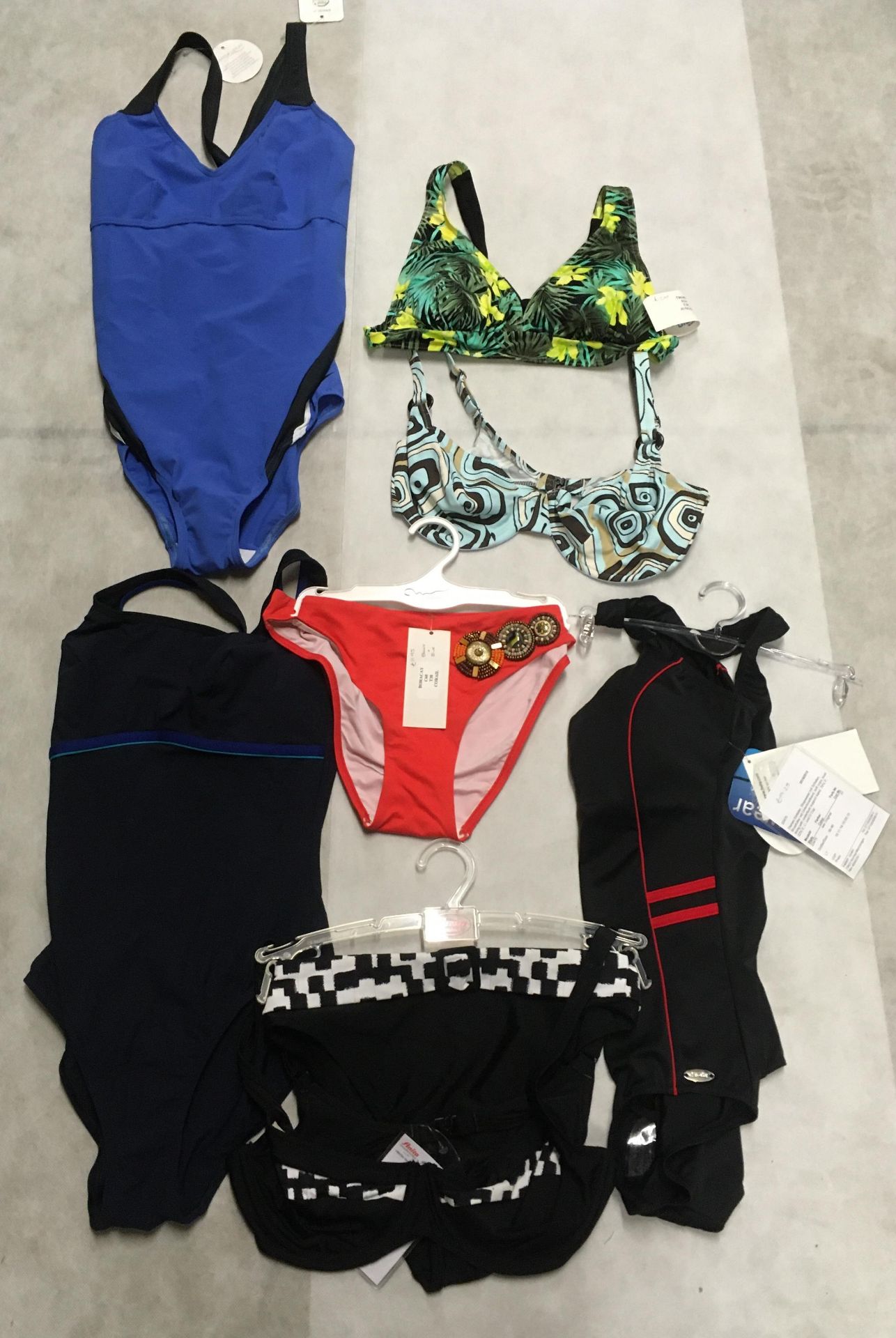 10 x assorted ladies swimware items by Speedo, Rosa Faia,